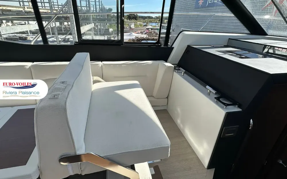 slider 5 Jeanneau NC 37