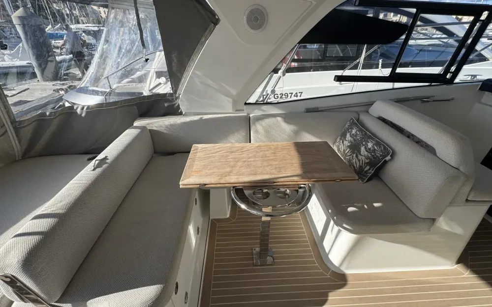 slider 8 Beneteau Gran Turismo 36