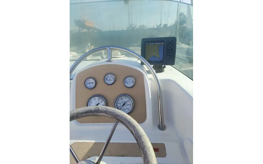 slider 2 B2 Marine CAP FERRET 650 CC