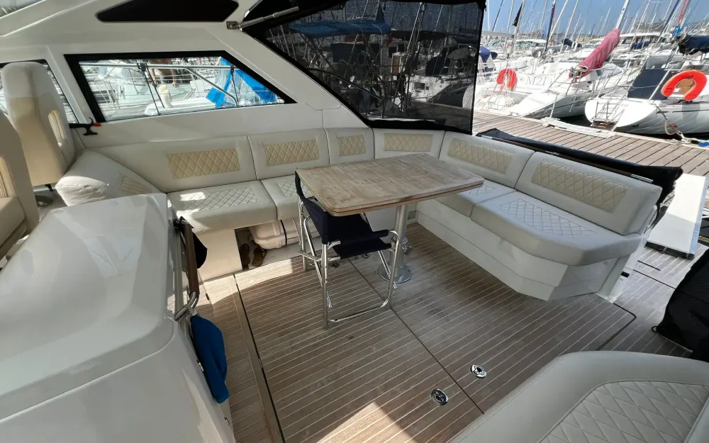 slider 1 Beneteau Gran Turismo 40