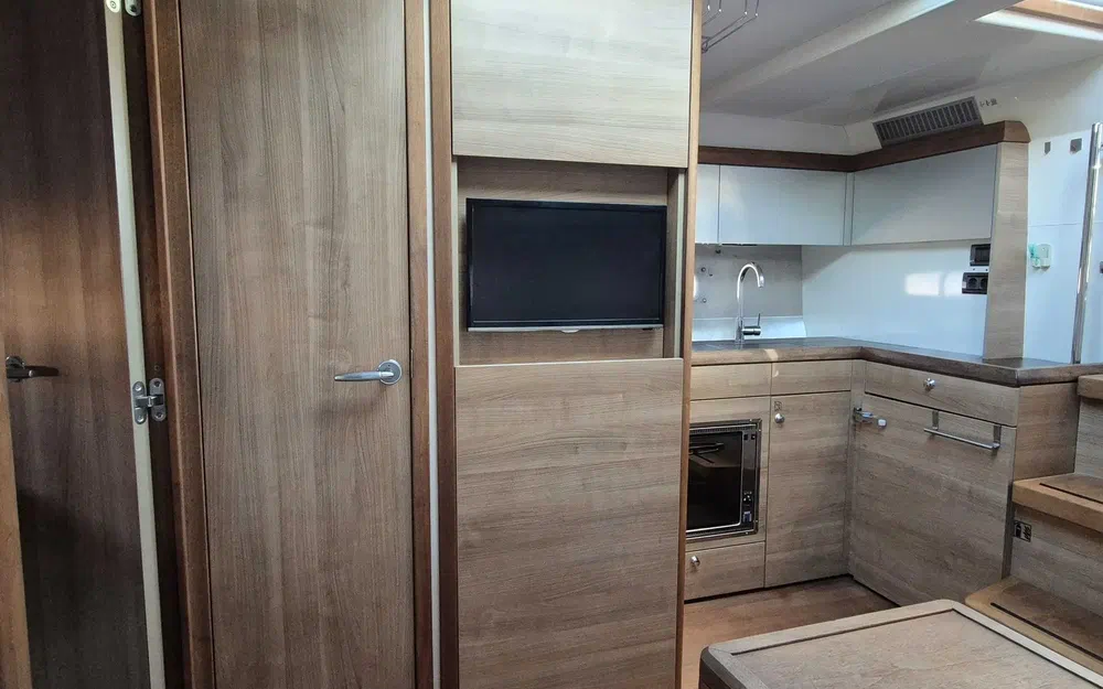 slider 13 Sealine SC 35