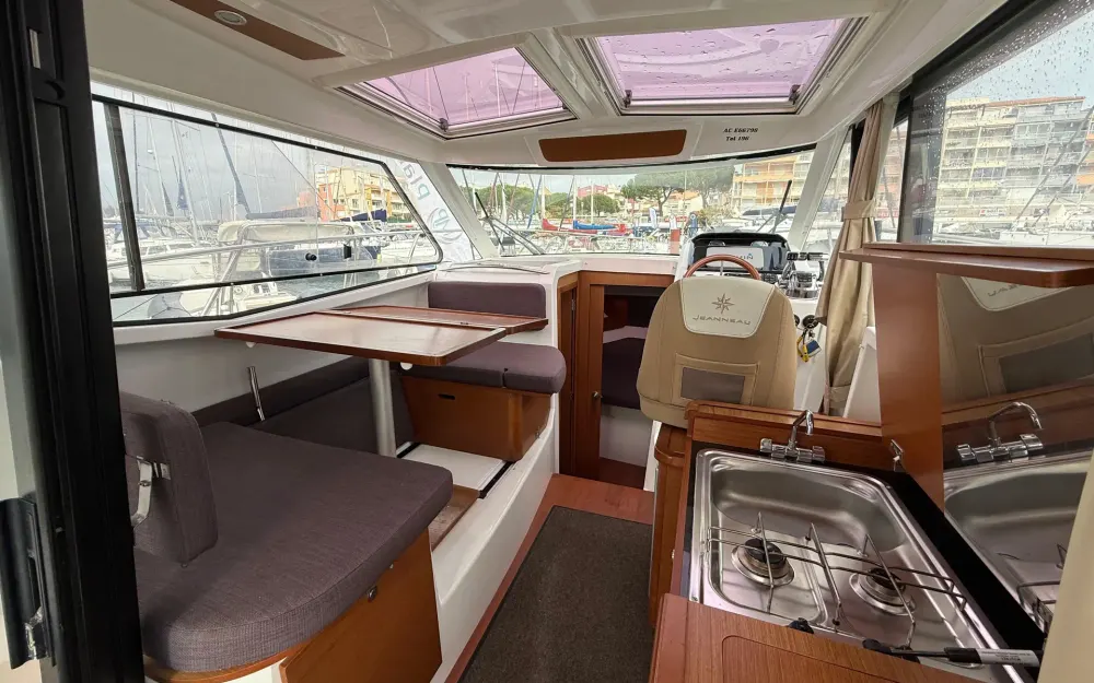 slider 3 Jeanneau Merry Fisher 855