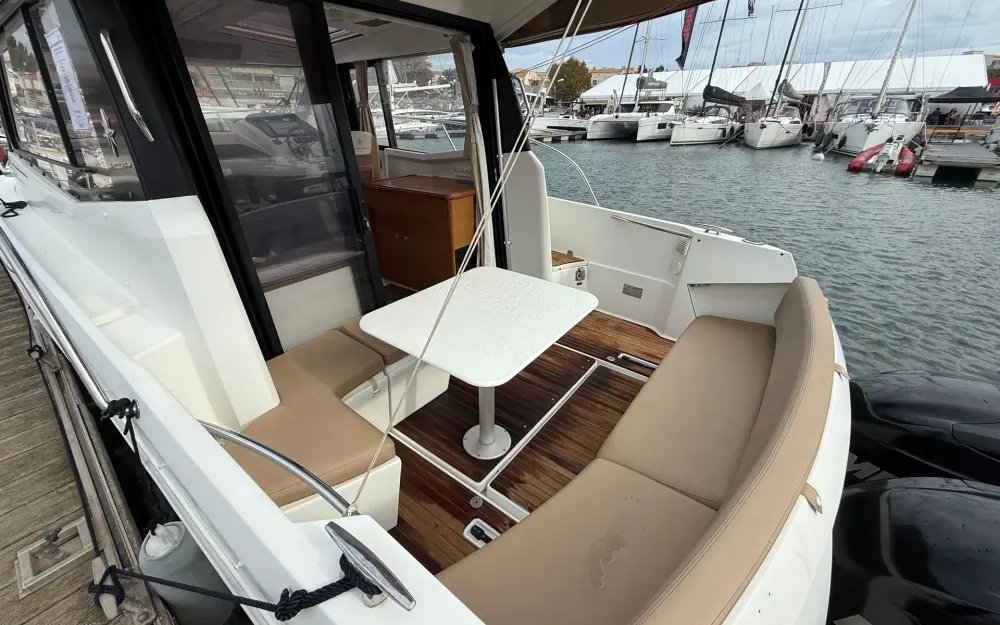 slider 4 Jeanneau Merry Fisher 855