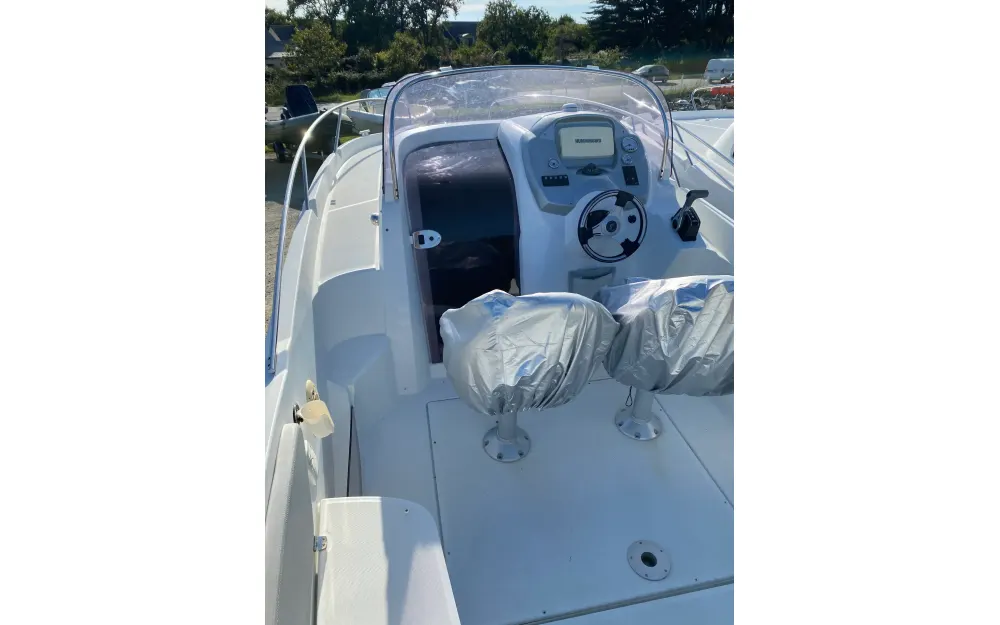 slider 1 Beneteau Flyer 750 Sun Deck