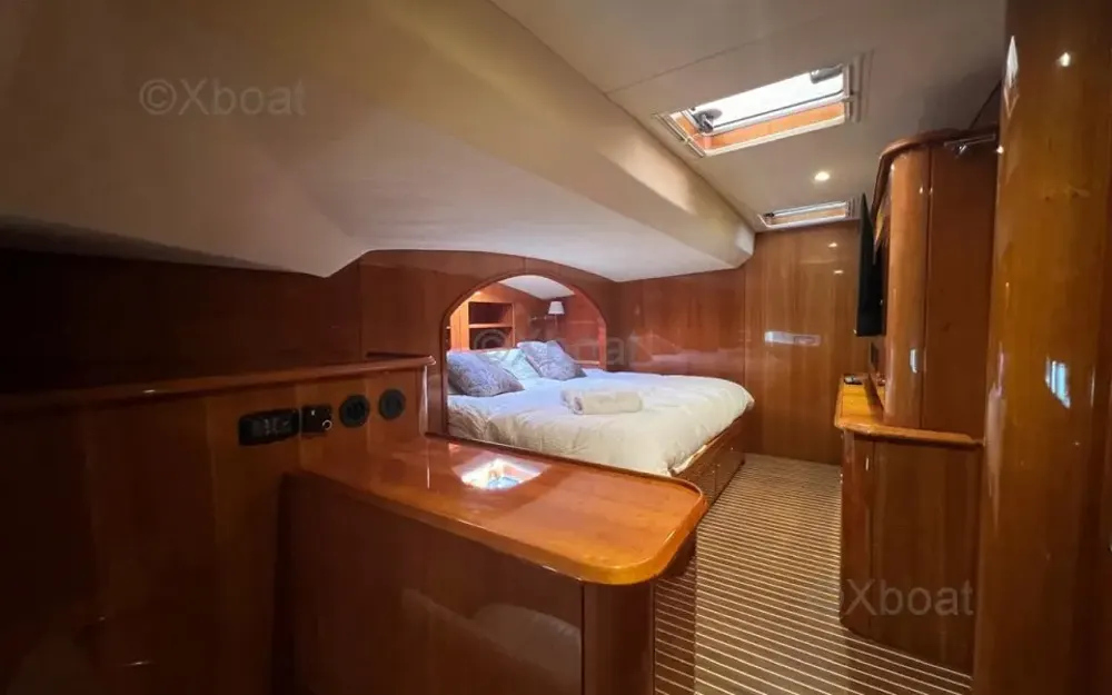 slider 9 Alliaura Marine Privilege 615