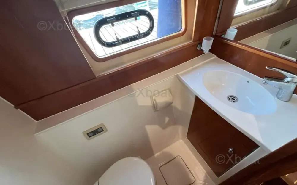 slider 10 Alliaura Marine Privilege 615