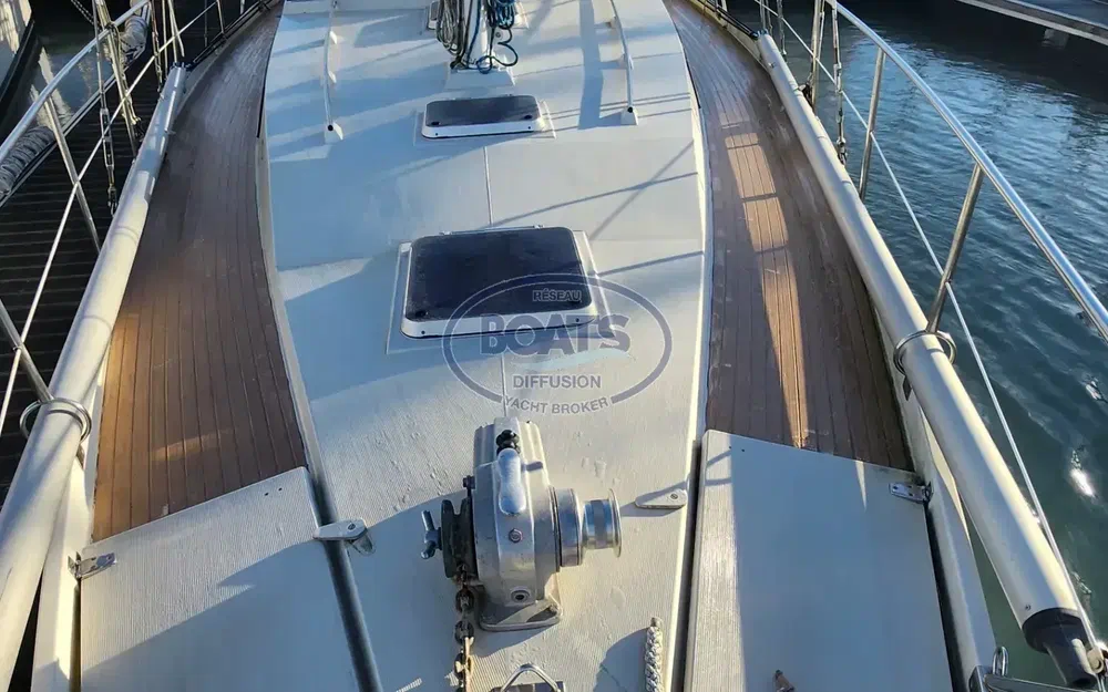 slider 12 Amel Maramu