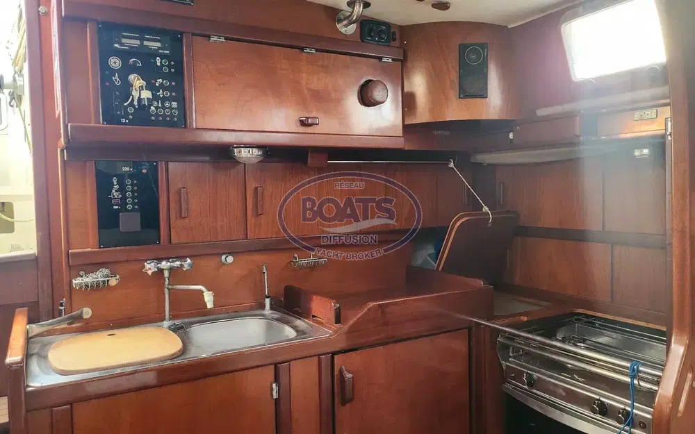 slider 6 Amel Maramu