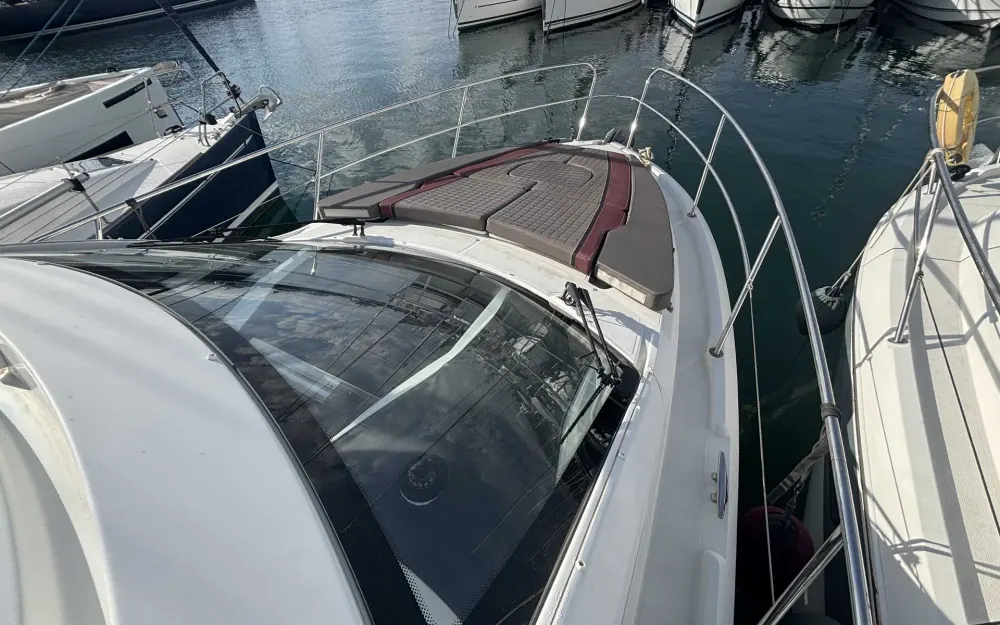 slider 11 Beneteau Gran Turismo 34