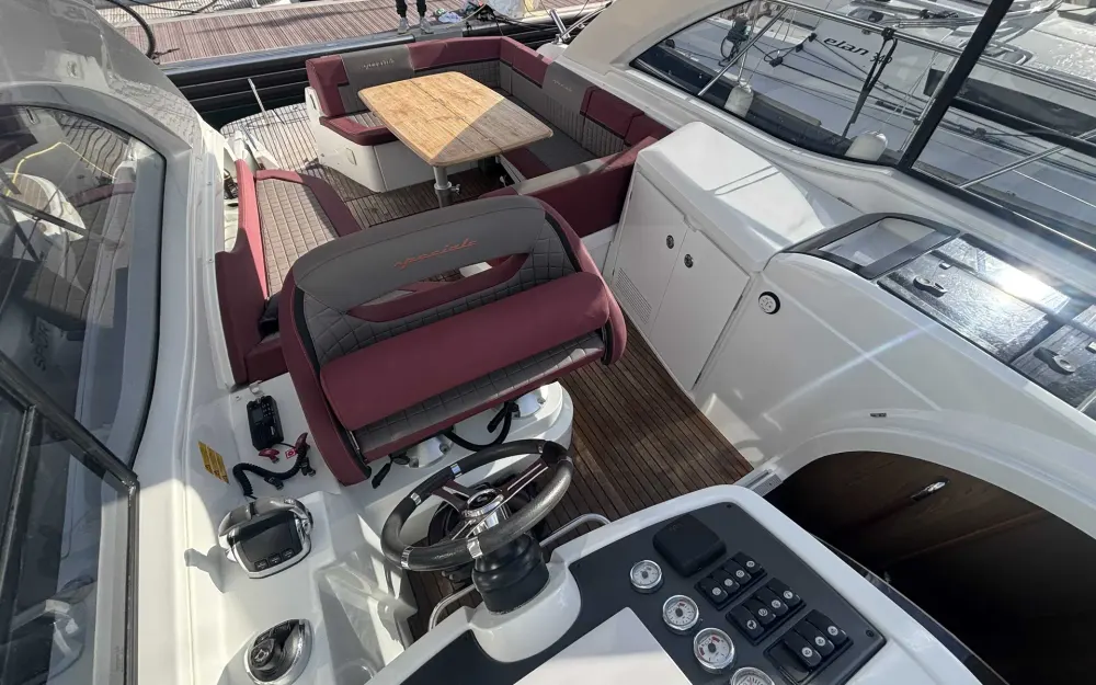 slider 13 Beneteau Gran Turismo 34