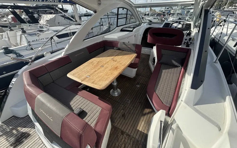 slider 4 Beneteau Gran Turismo 34