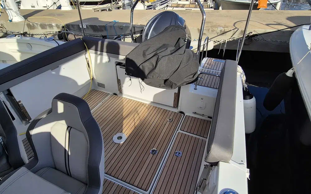 slider 1 Jeanneau Cap Camarat 7.5 WA