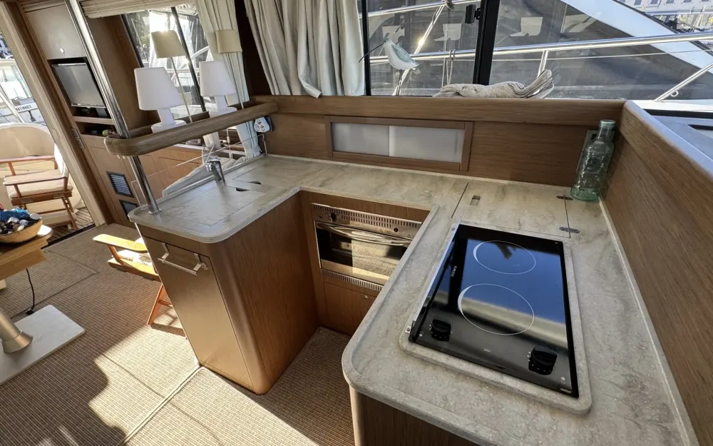 slider 10 Beneteau Swift Trawler 44