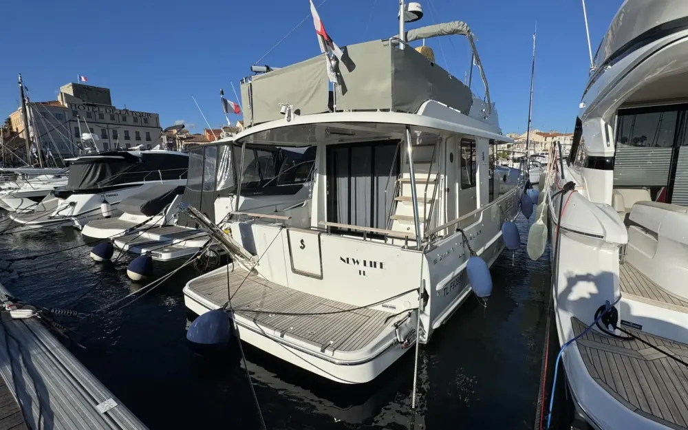 slider 21 Beneteau Swift Trawler 44