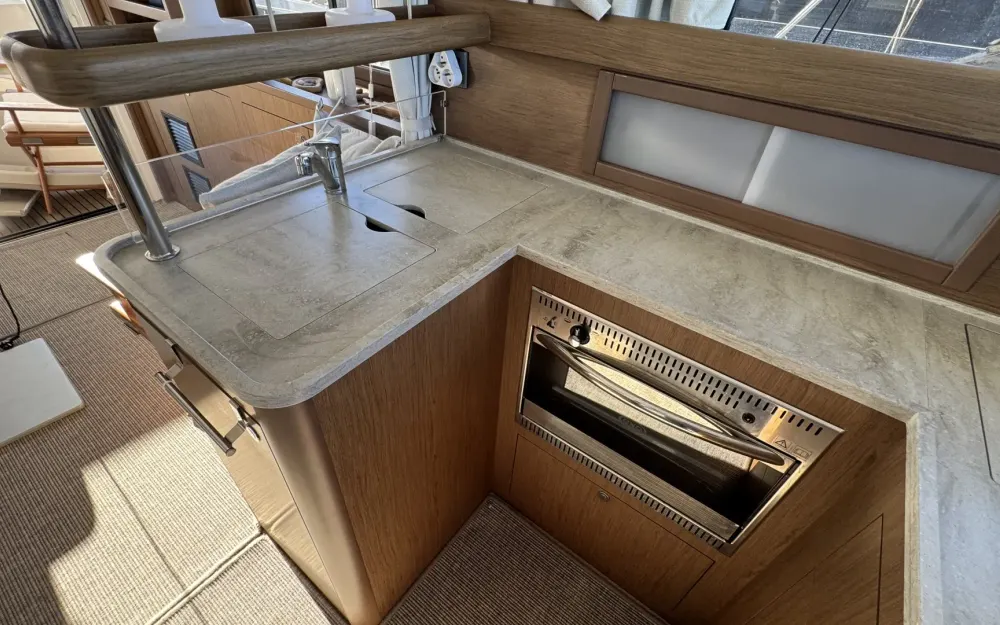 slider 33 Beneteau Swift Trawler 44