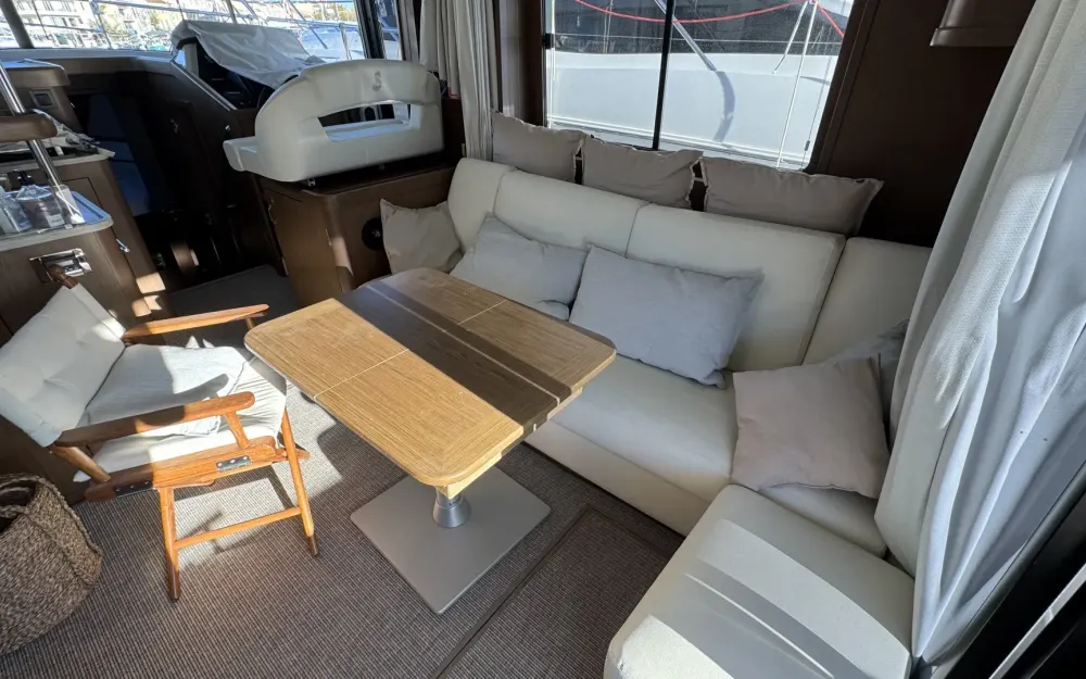 slider 5 Beneteau Swift Trawler 44