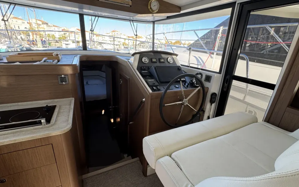 slider 7 Beneteau Swift Trawler 44