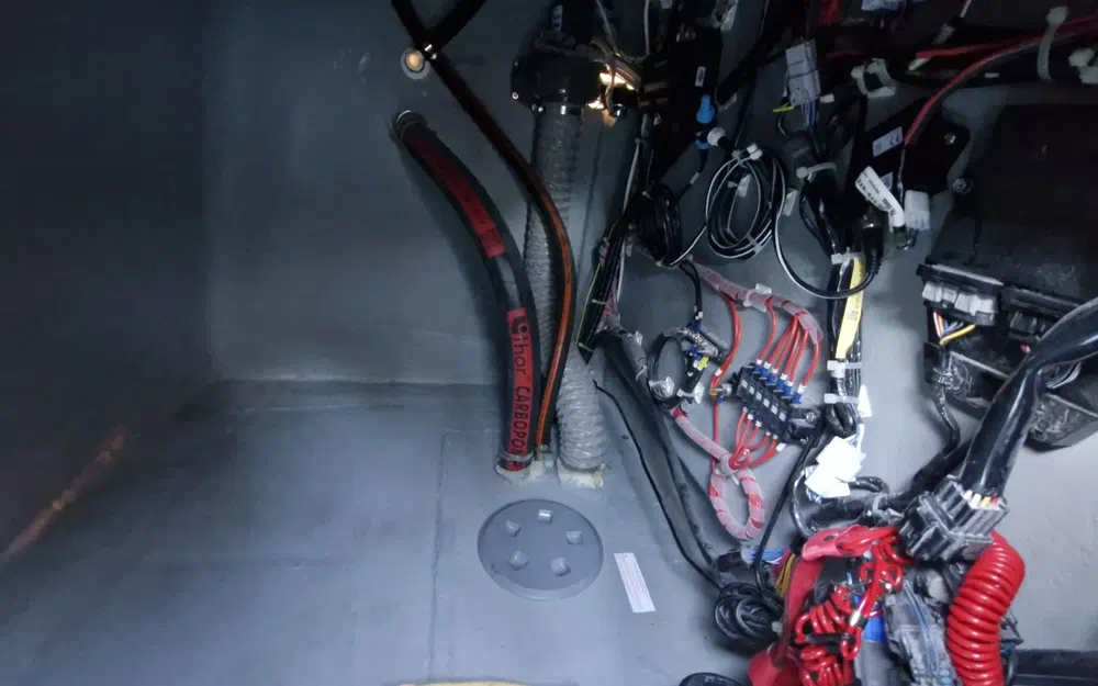 slider 14 Capelli Tempest 700