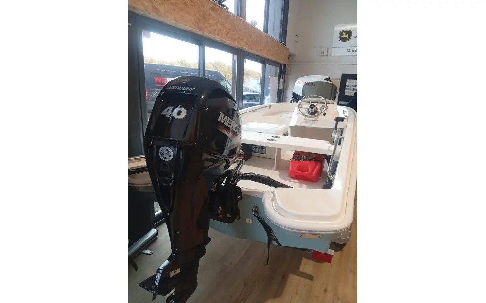 slider 1 Boston Whaler  13 Super Sport