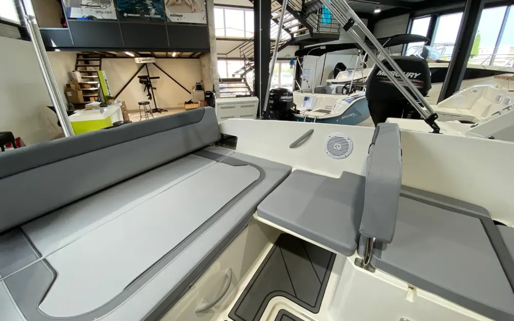 slider 7 Bayliner Element M19