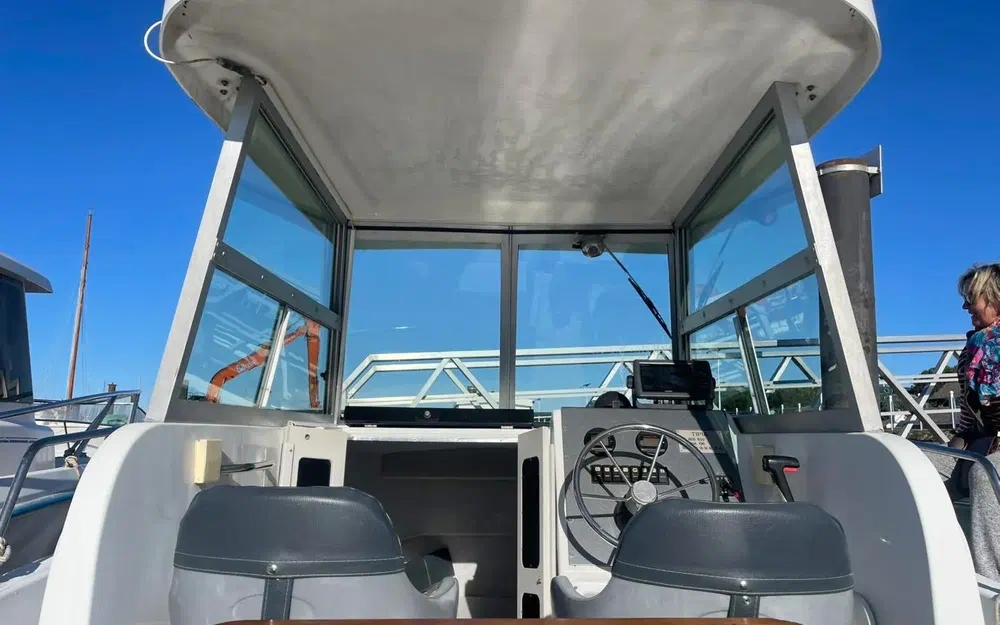 slider 8 Sea Hawk 226