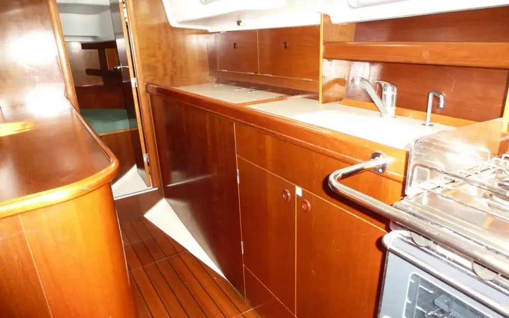 slider 10 Beneteau Oceanis 36 CC