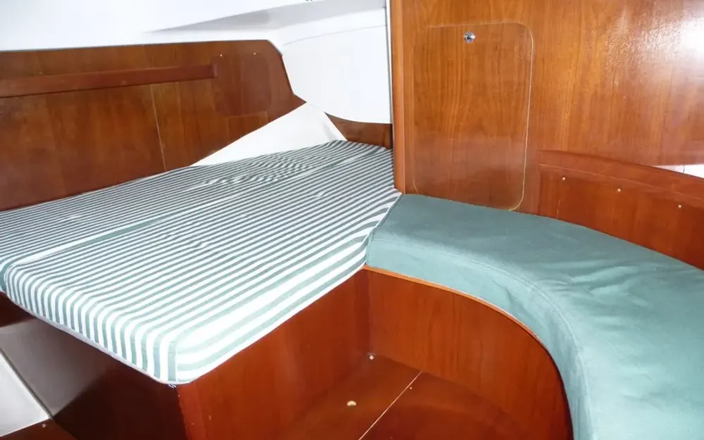 slider 11 Beneteau Oceanis 36 CC