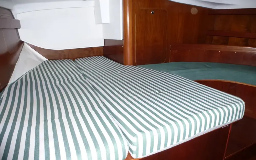 slider 12 Beneteau Oceanis 36 CC