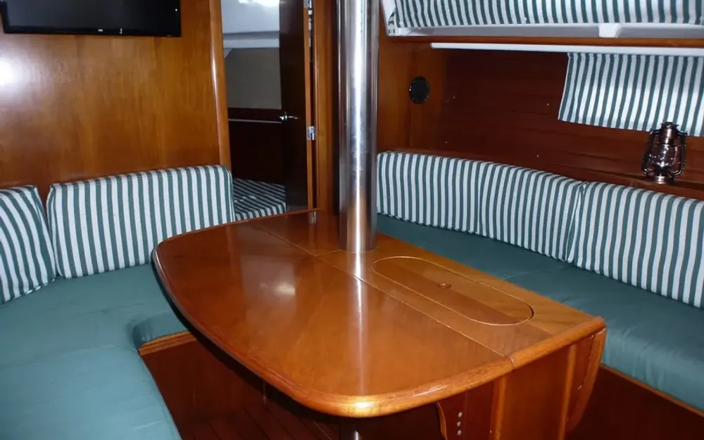 slider 17 Beneteau Oceanis 36 CC