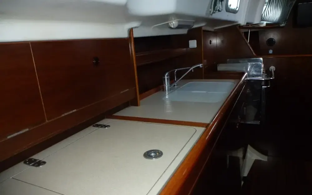 slider 19 Beneteau Oceanis 36 CC