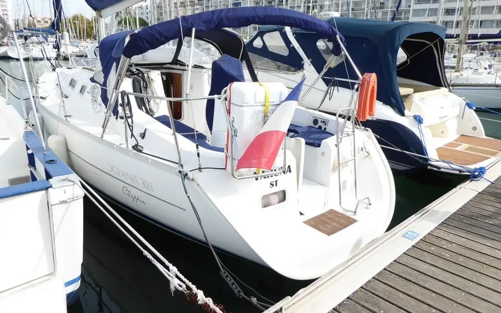 slider 6 Beneteau Oceanis 323 Clipper