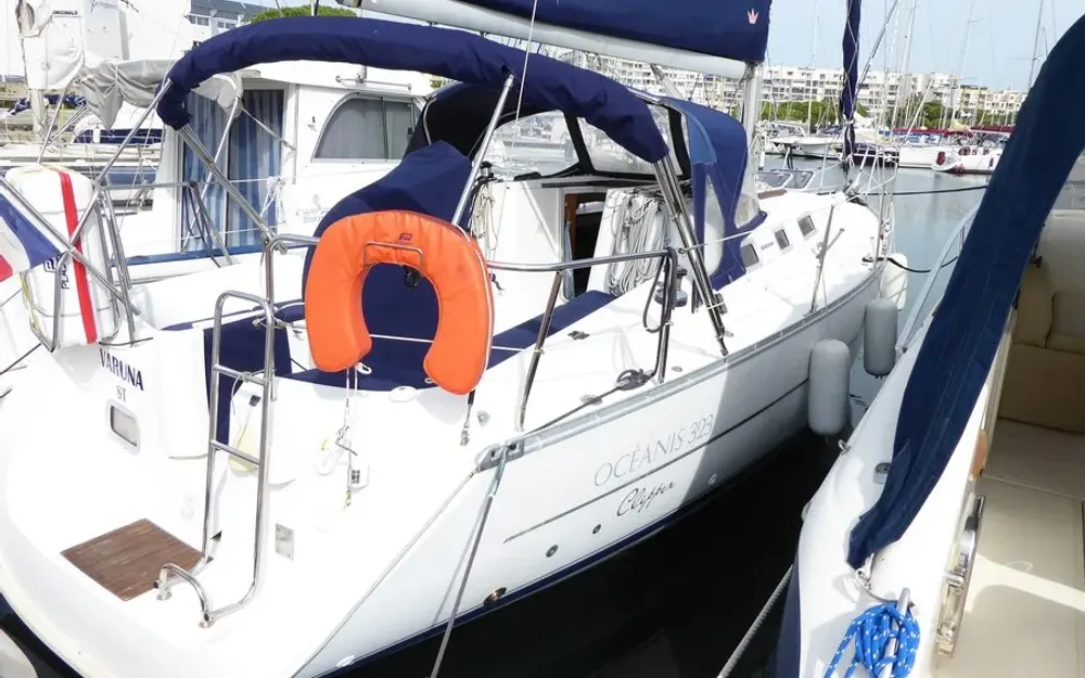 slider 8 Beneteau Oceanis 323 Clipper