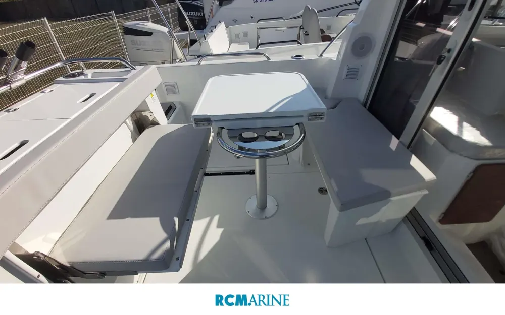 slider 9 Beneteau Antares 8 OB V2