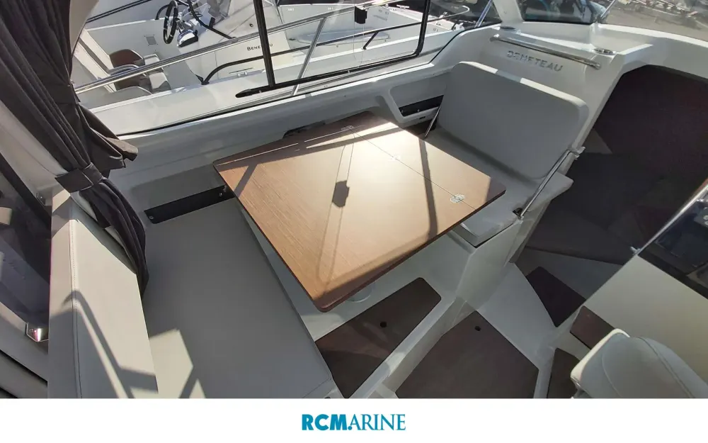 slider 10 Beneteau Antares 8 OB V2