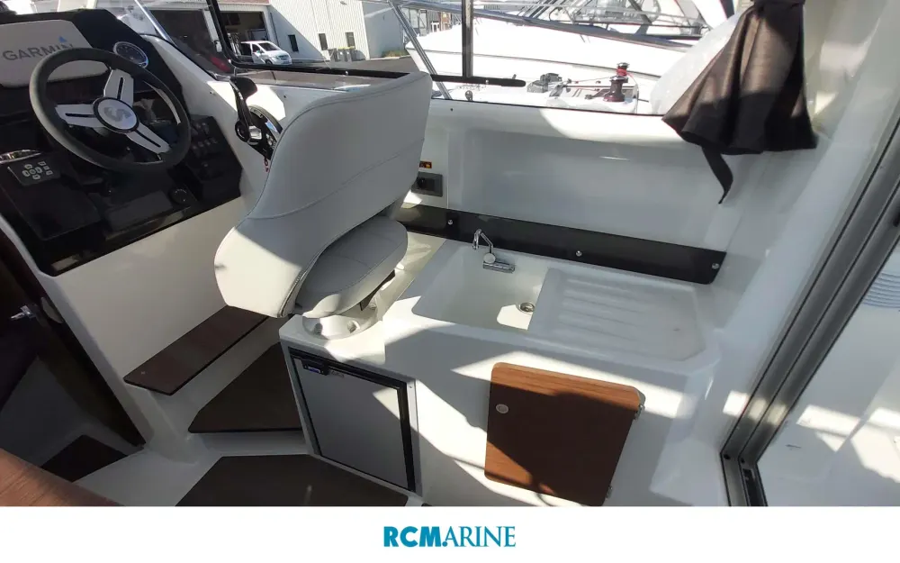 slider 11 Beneteau Antares 8 OB V2