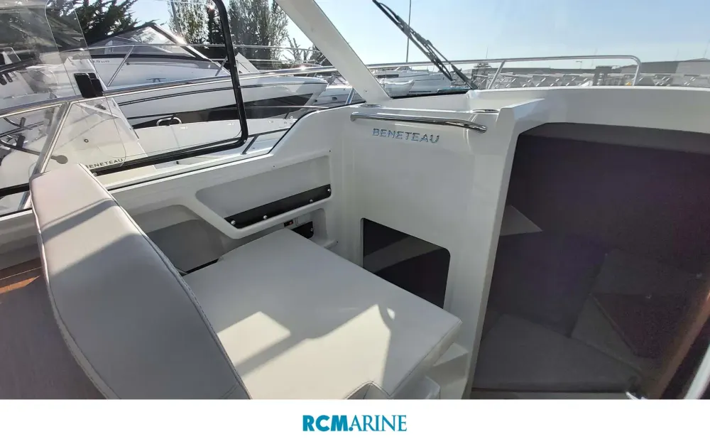 slider 12 Beneteau Antares 8 OB V2