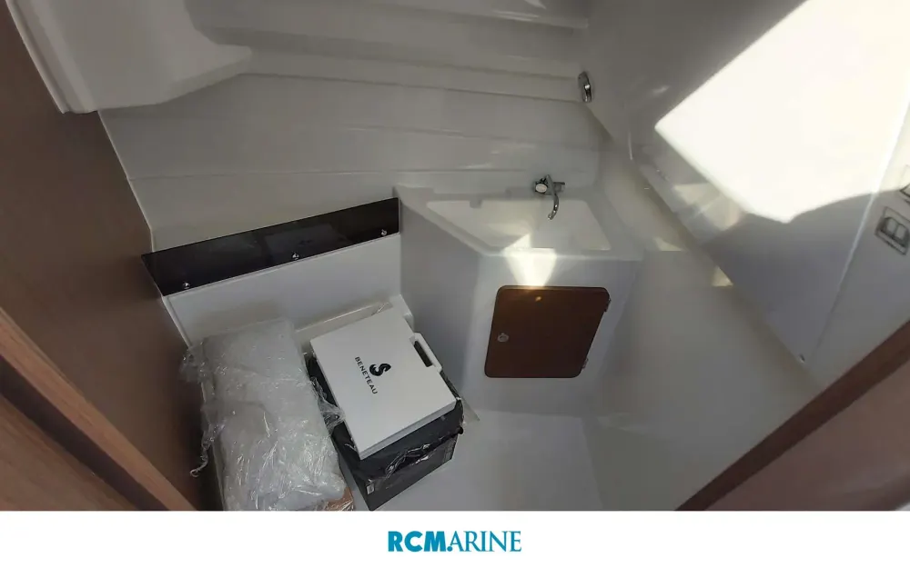 slider 15 Beneteau Antares 8 OB V2