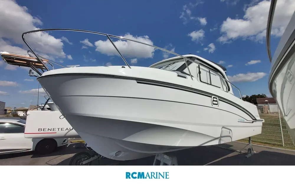 slider 1 Beneteau Antares 8 OB V2