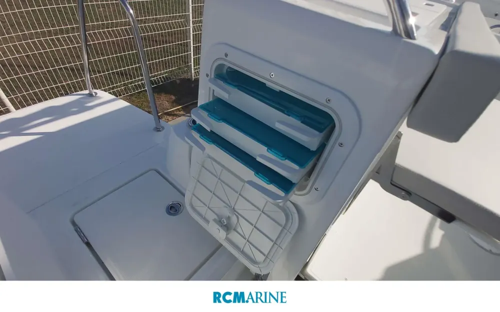 slider 7 Beneteau Antares 8 OB V2