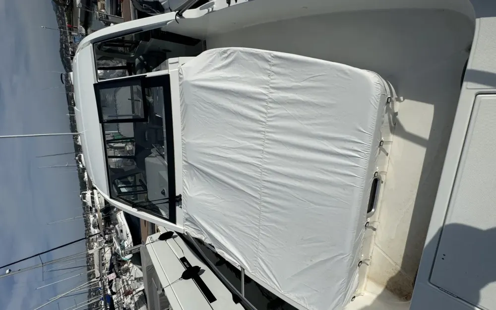 slider 9 Beneteau Gran Turismo 32