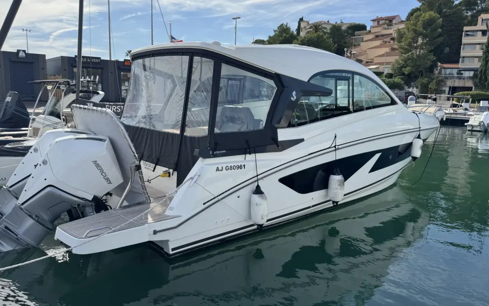 slider 12 Beneteau Gran Turismo 32