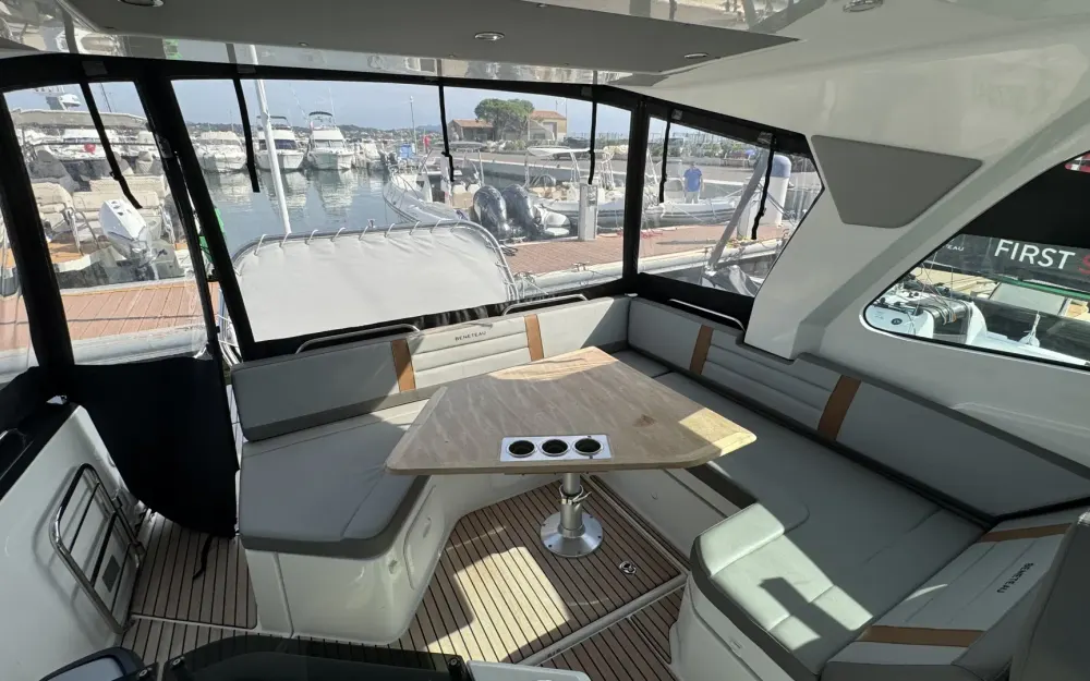 slider 3 Beneteau Gran Turismo 32