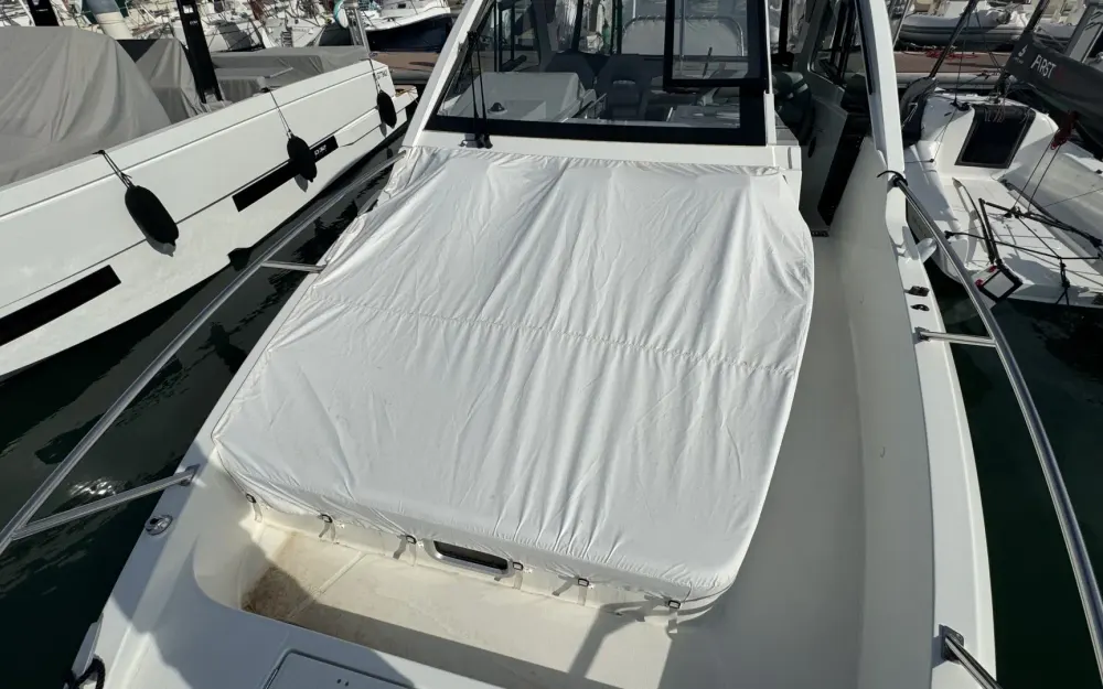 slider 8 Beneteau Gran Turismo 32