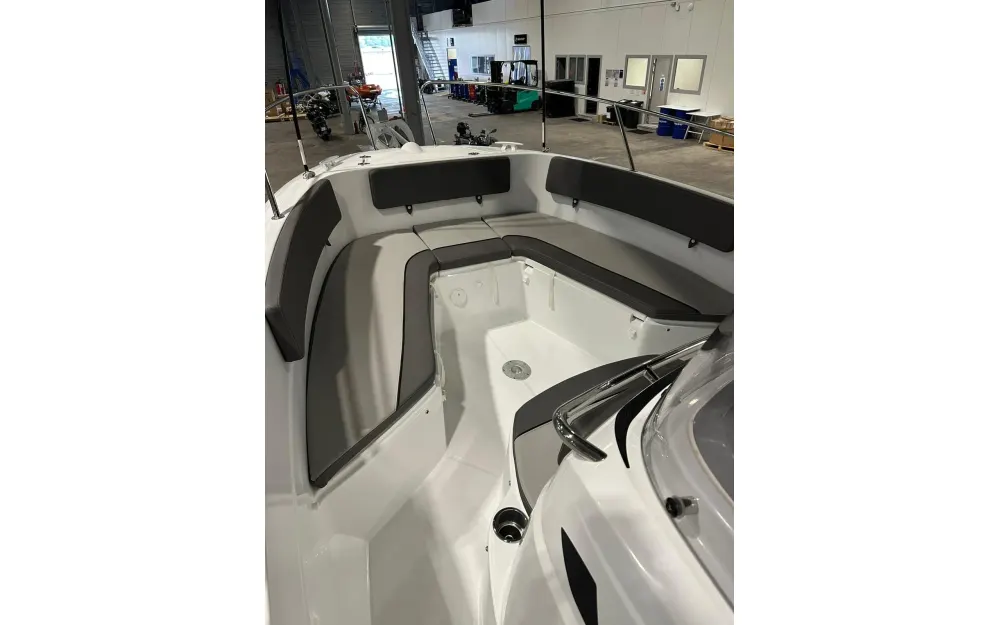 slider 6 Jeanneau Cap Camarat 7.5 CC