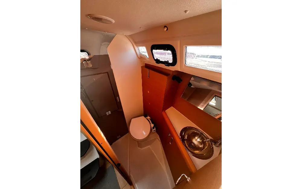 slider 10 Jeanneau Sun Odyssey 349