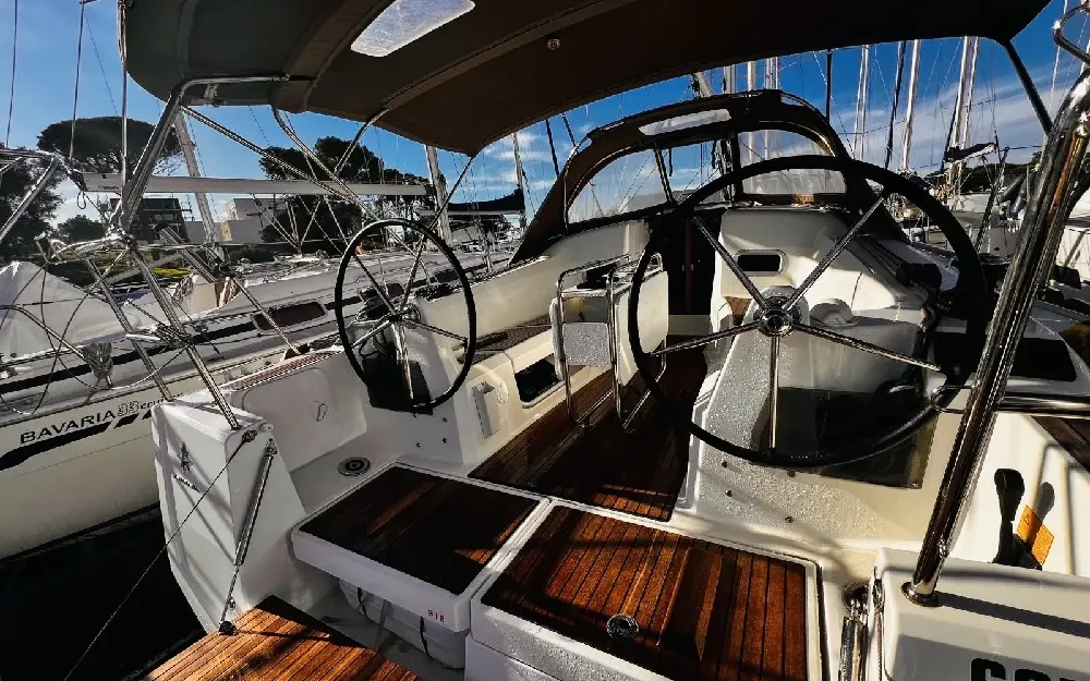 slider 1 Jeanneau Sun Odyssey 349