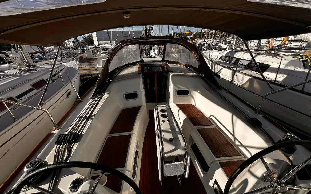 slider 7 Jeanneau Sun Odyssey 349
