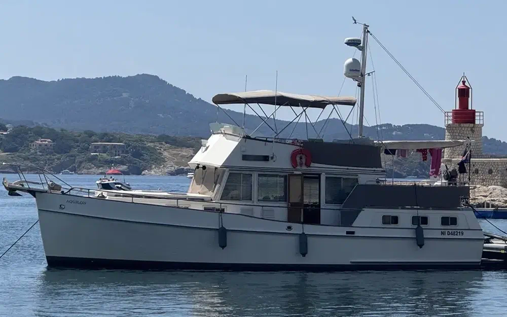 slider 2 Grand Banks MY 42