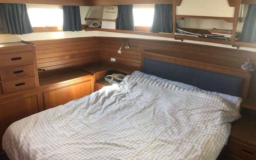 slider 4 Grand Banks MY 42