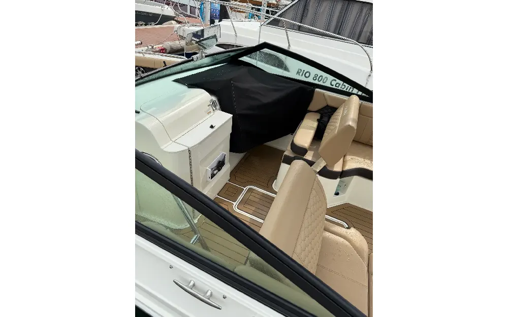 slider 12 Sea Ray  250 SDXE